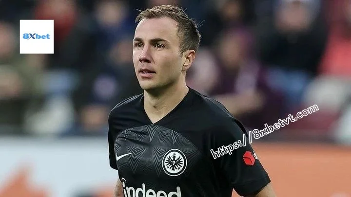 Ajax đấu với Frankfurt Frankfurt thắng ngược 2-1 kịch tính